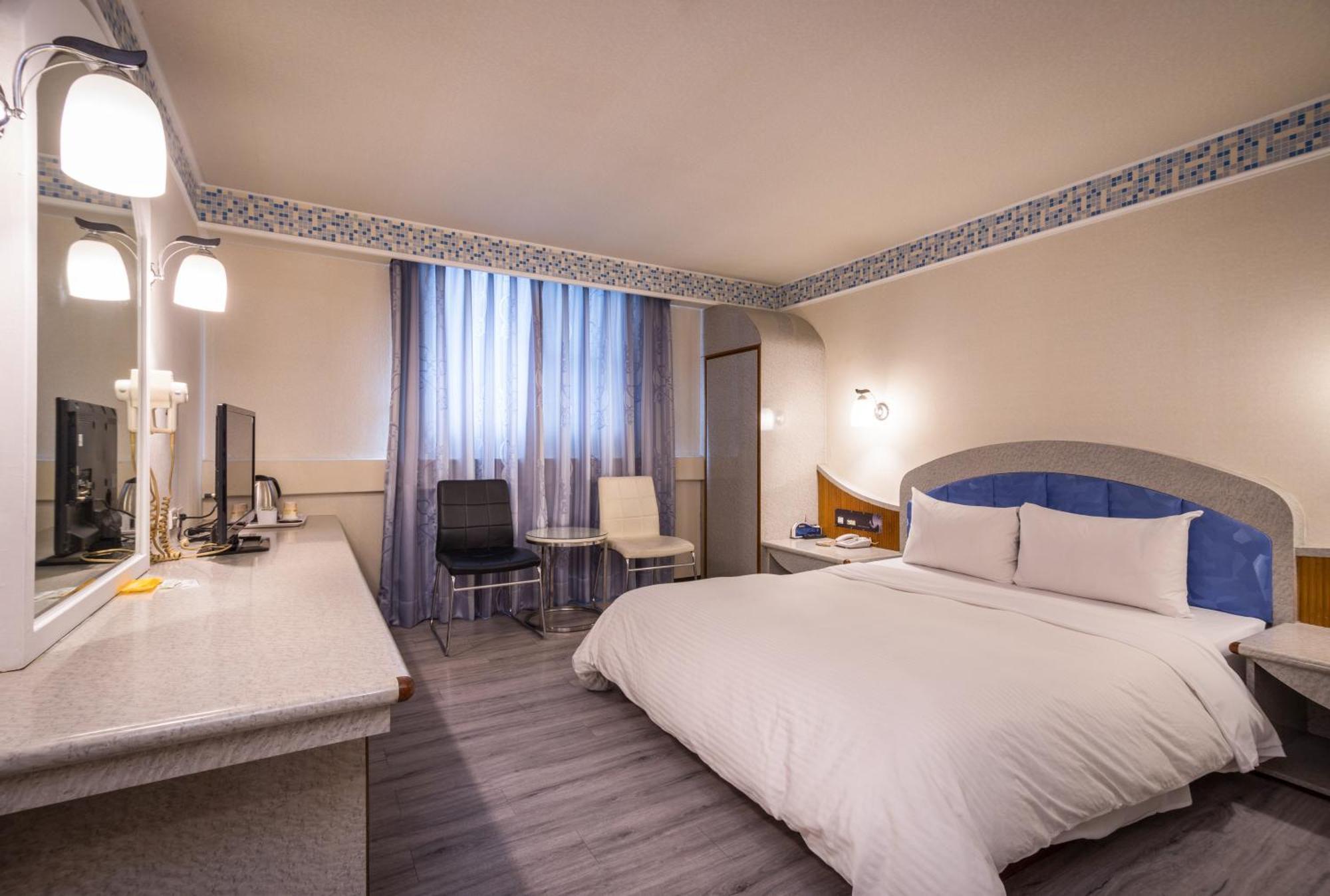 Golden Phoenix Hotel Kaohsiung Dış mekan fotoğraf