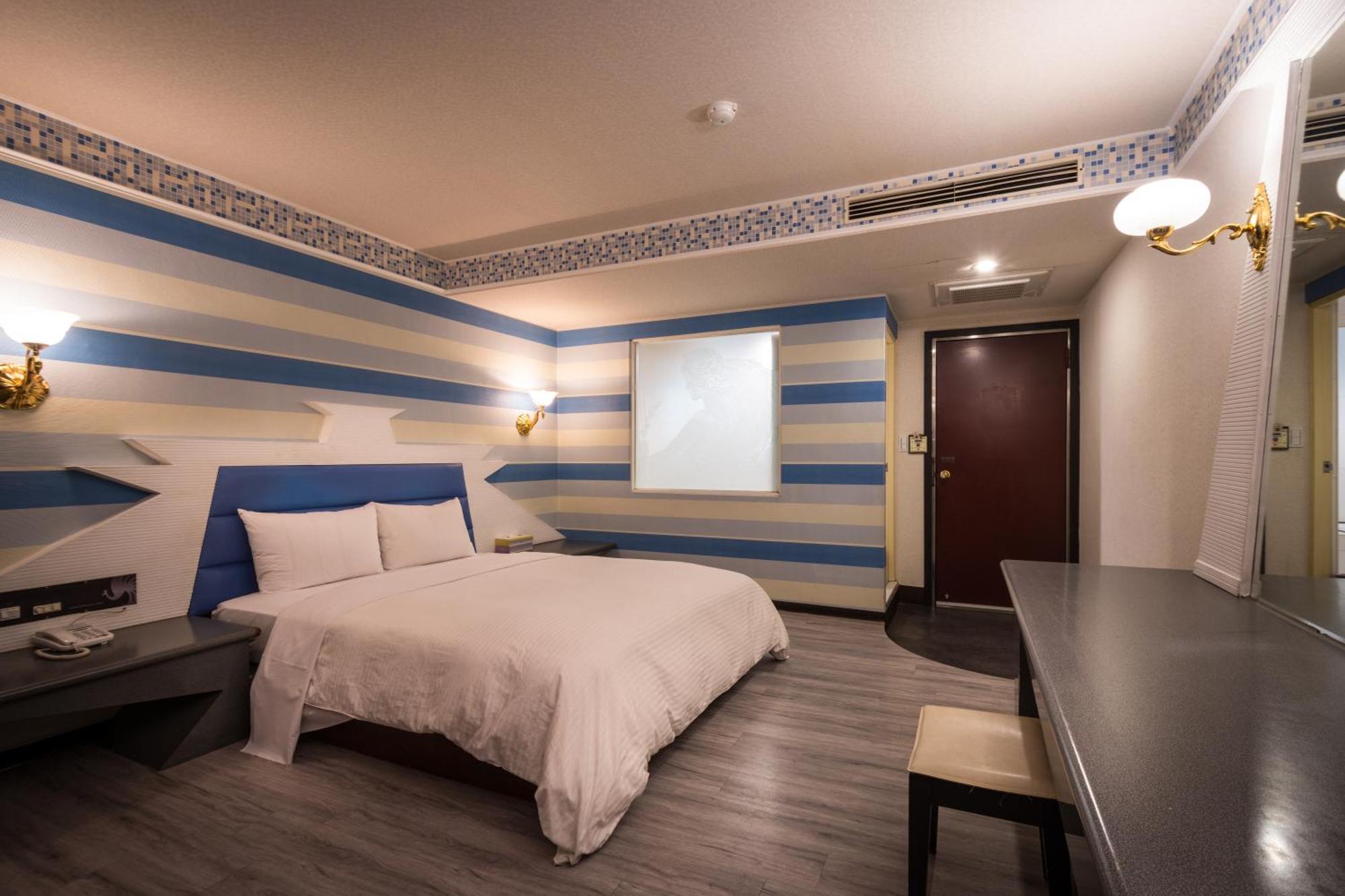 Golden Phoenix Hotel Kaohsiung Dış mekan fotoğraf