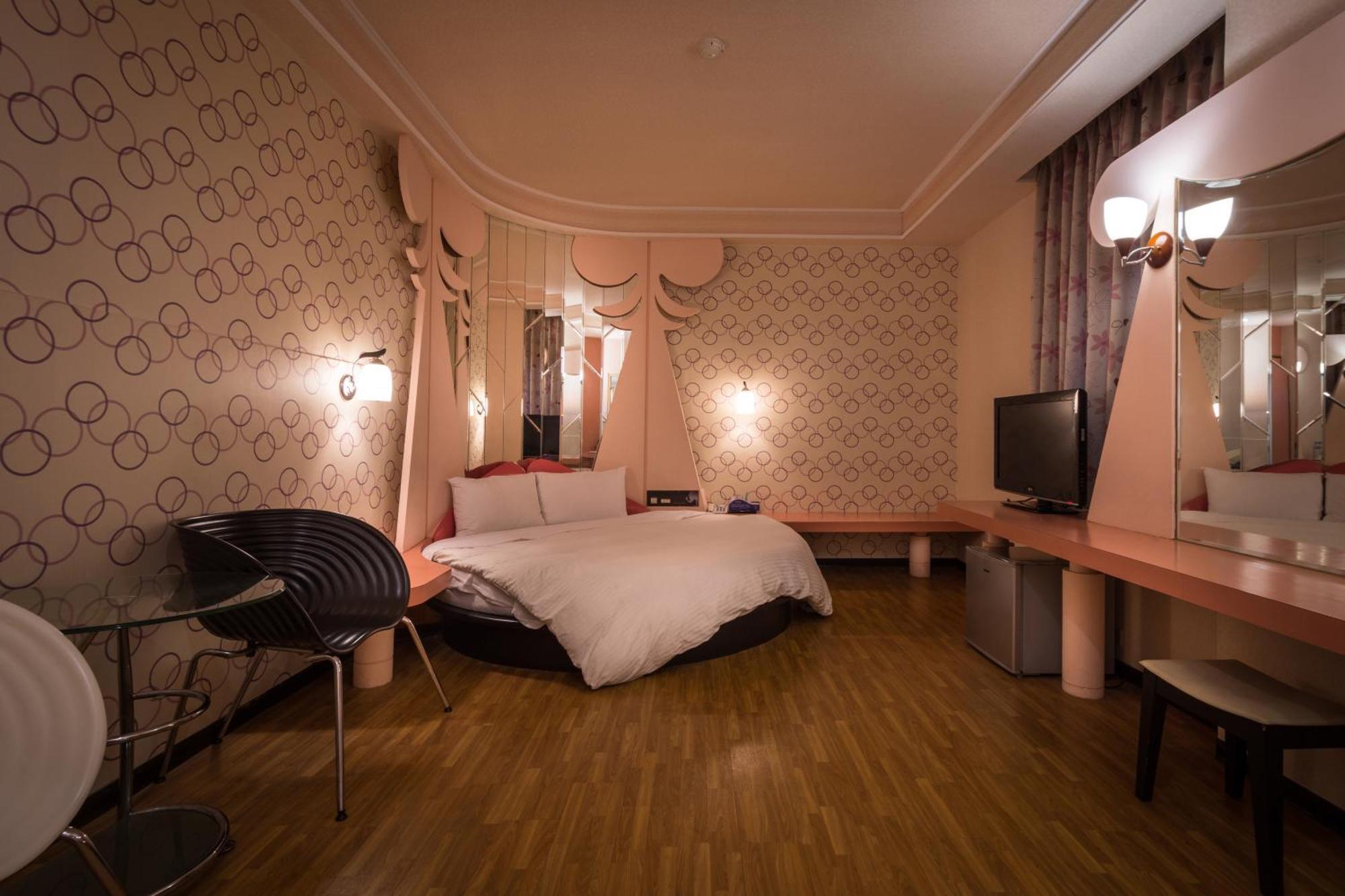 Golden Phoenix Hotel Kaohsiung Dış mekan fotoğraf