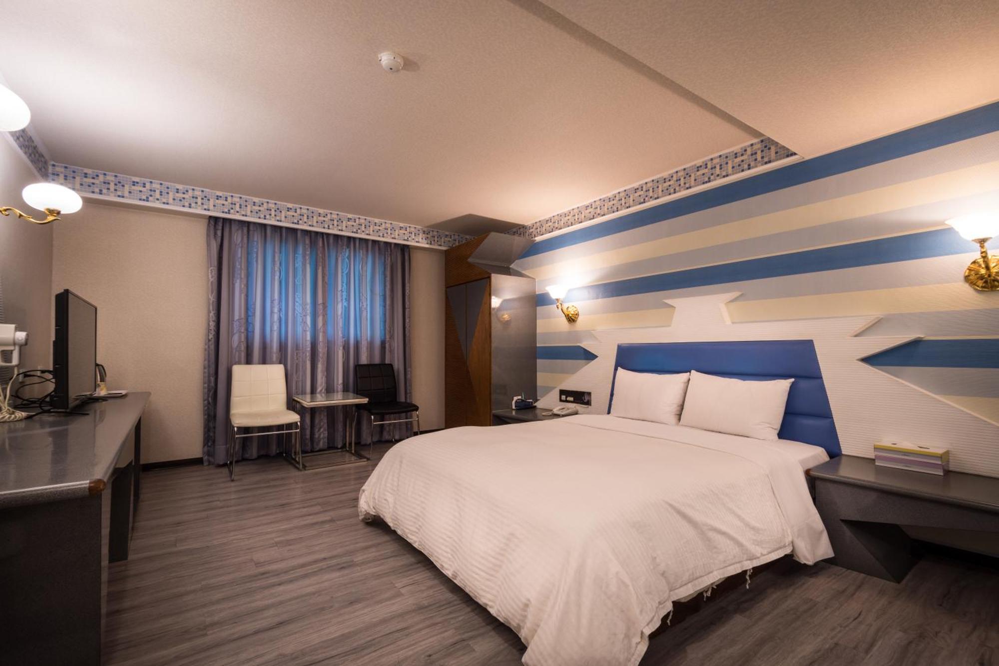 Golden Phoenix Hotel Kaohsiung Dış mekan fotoğraf
