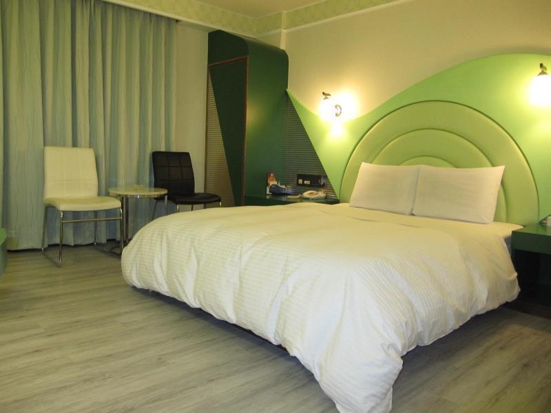 Golden Phoenix Hotel Kaohsiung Dış mekan fotoğraf