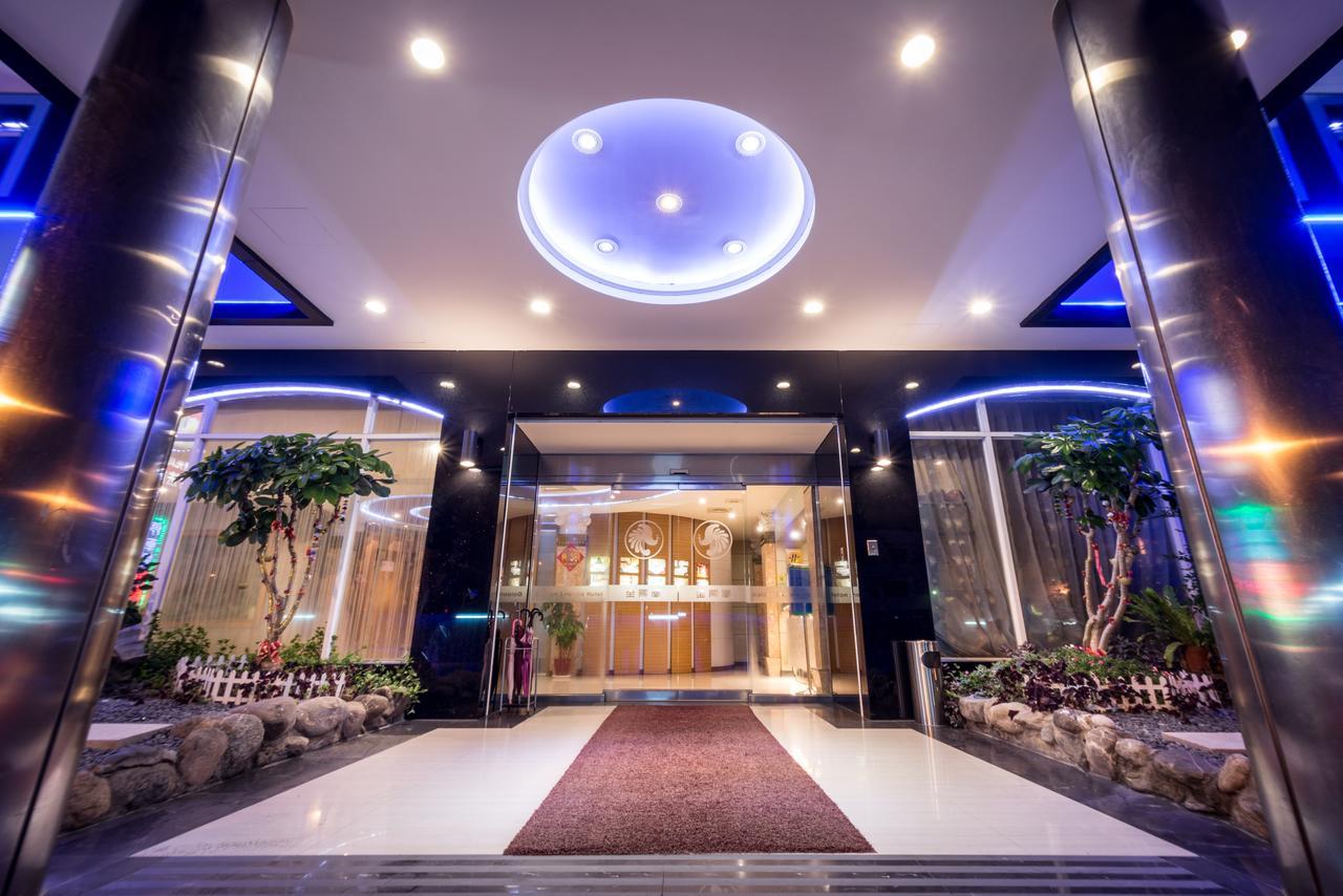 Golden Phoenix Hotel Kaohsiung Dış mekan fotoğraf