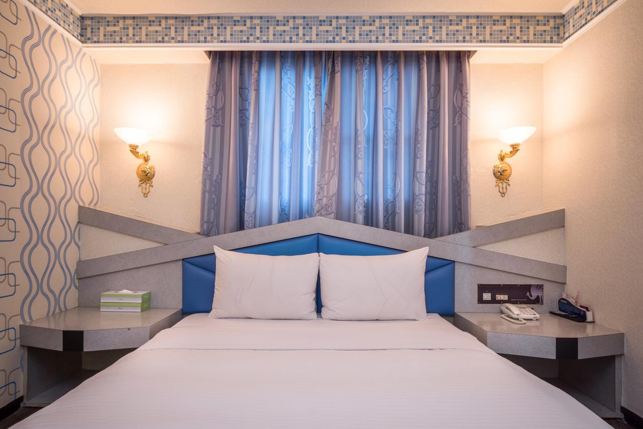 Golden Phoenix Hotel Kaohsiung Dış mekan fotoğraf