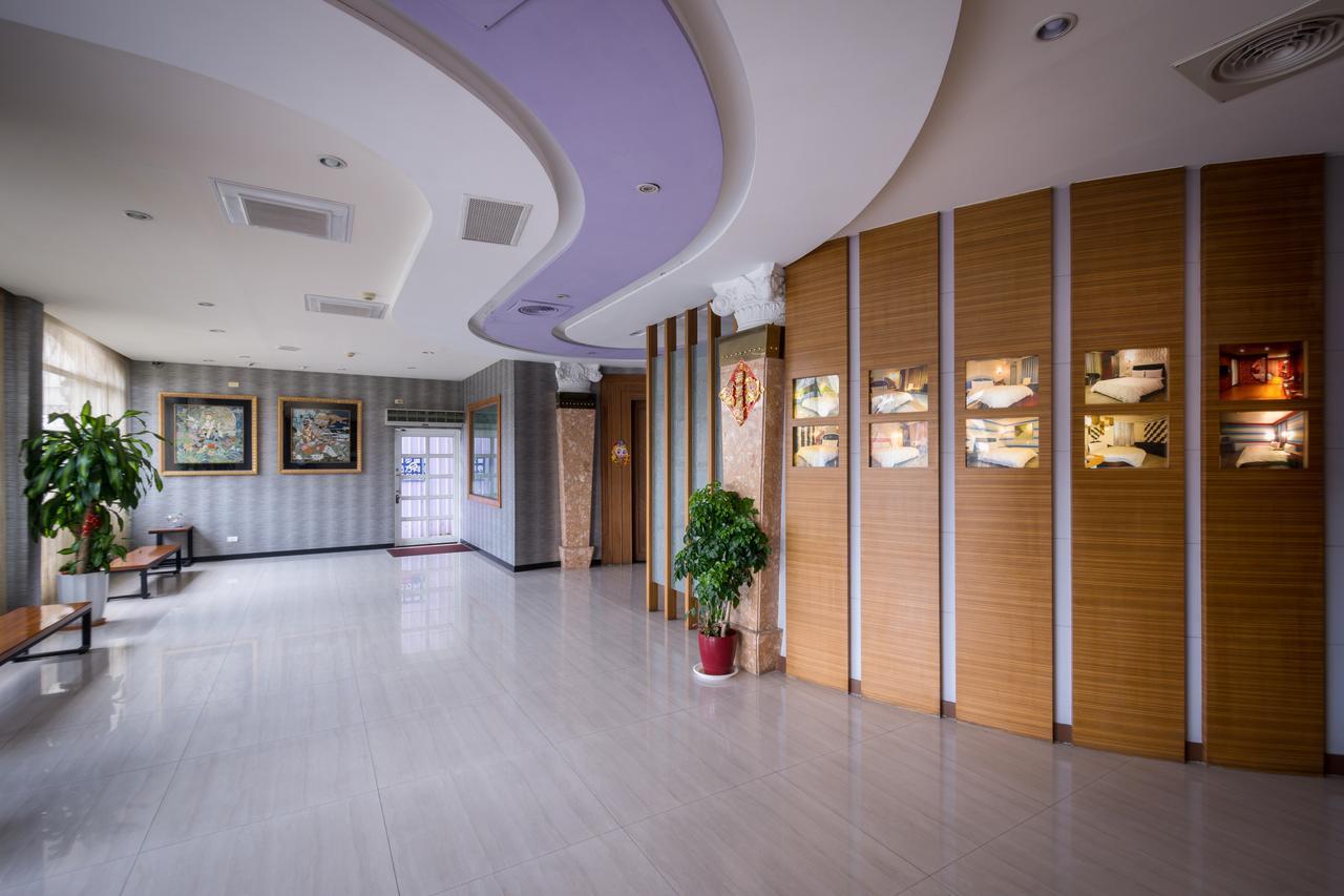 Golden Phoenix Hotel Kaohsiung Dış mekan fotoğraf