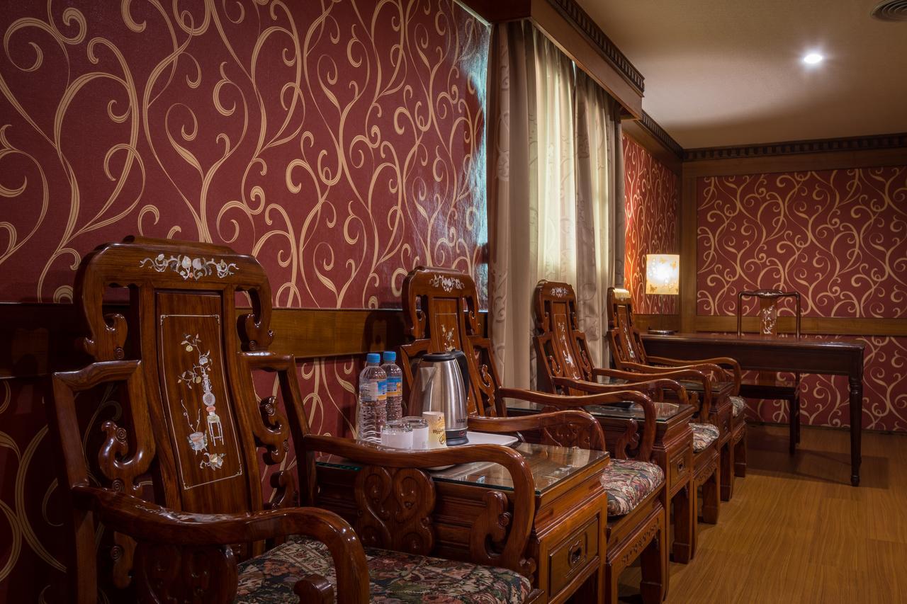 Golden Phoenix Hotel Kaohsiung Dış mekan fotoğraf