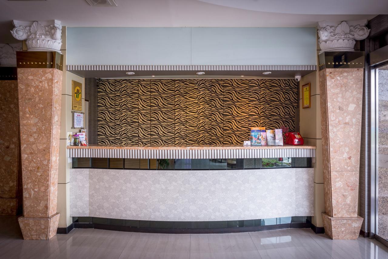 Golden Phoenix Hotel Kaohsiung Dış mekan fotoğraf