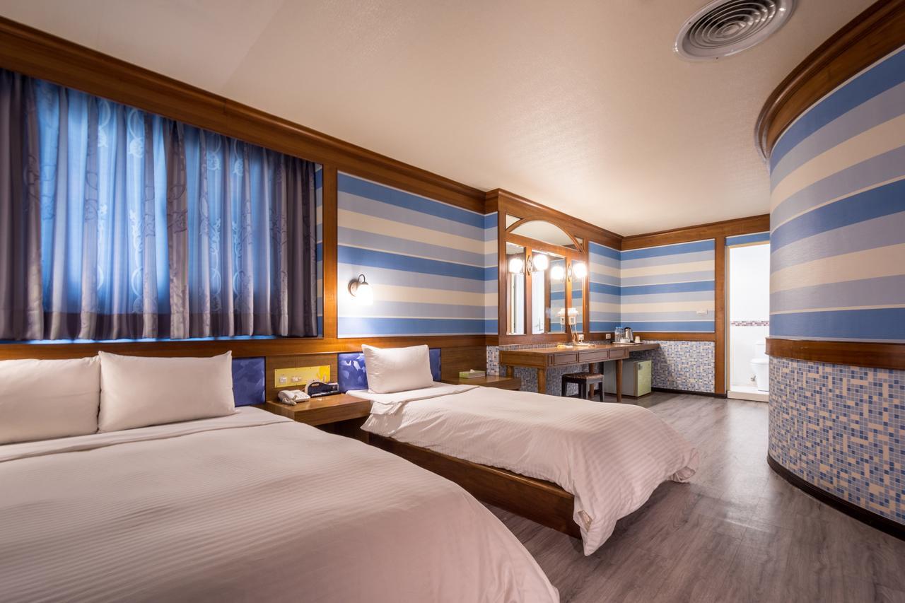 Golden Phoenix Hotel Kaohsiung Dış mekan fotoğraf