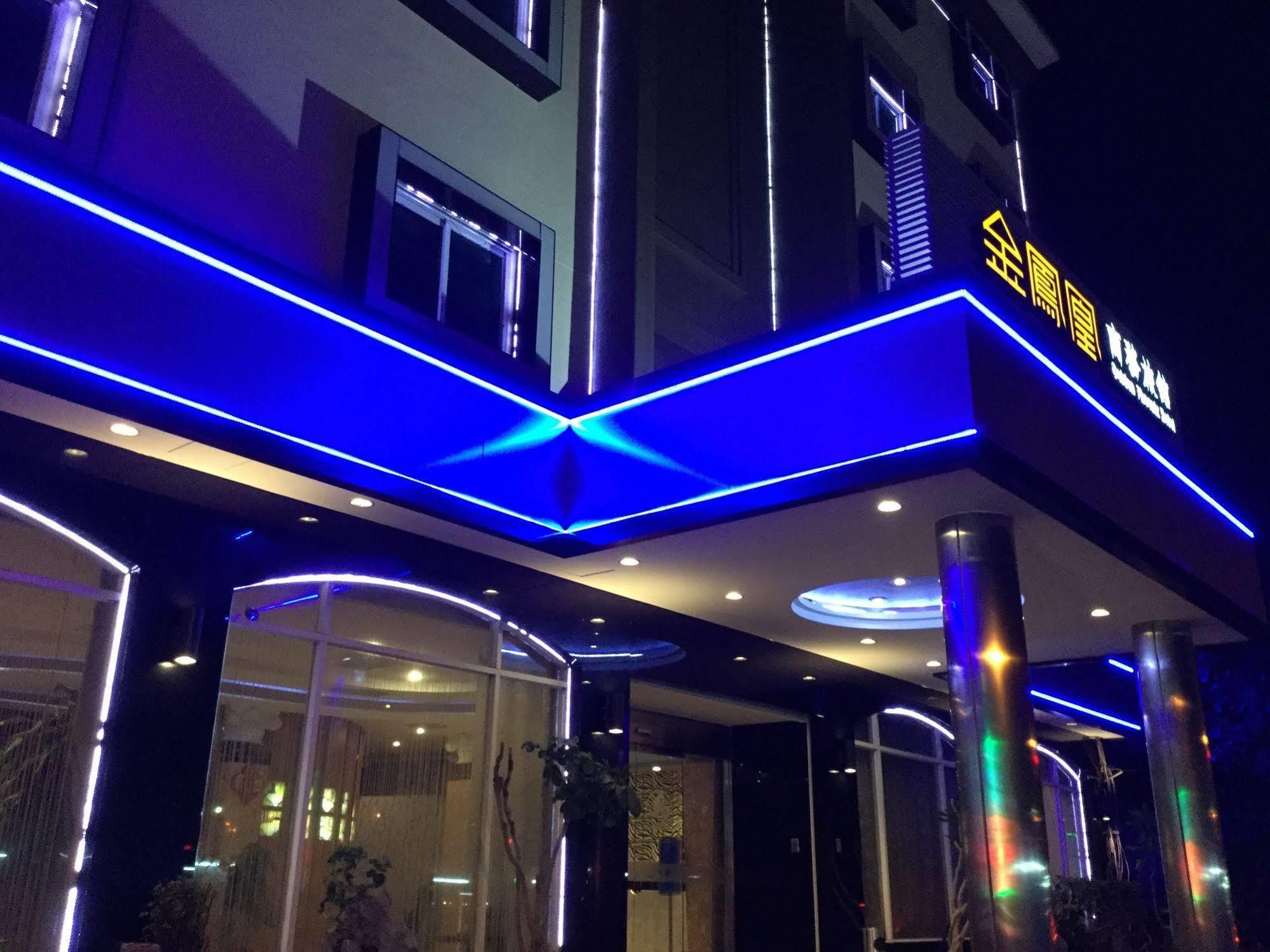 Golden Phoenix Hotel Kaohsiung Dış mekan fotoğraf