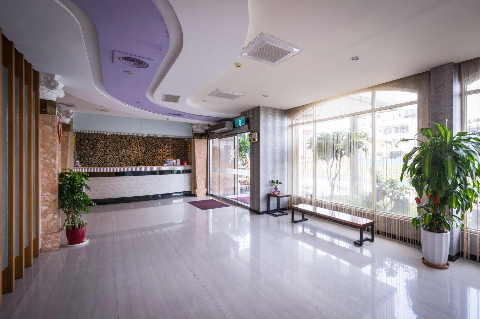 Golden Phoenix Hotel Kaohsiung Dış mekan fotoğraf